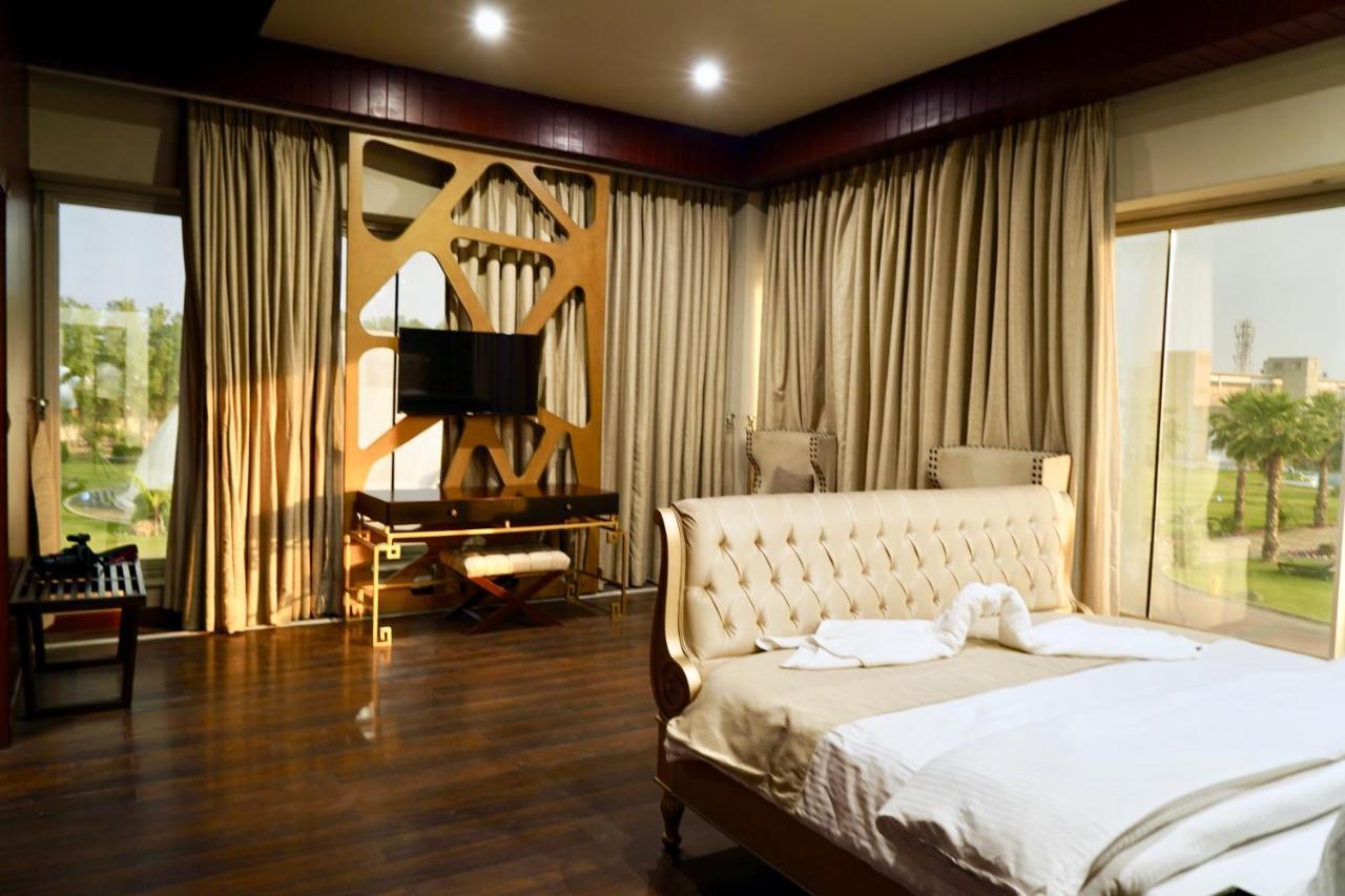 Circle Club Faisalabad Ξενοδοχείο Εξωτερικό φωτογραφία