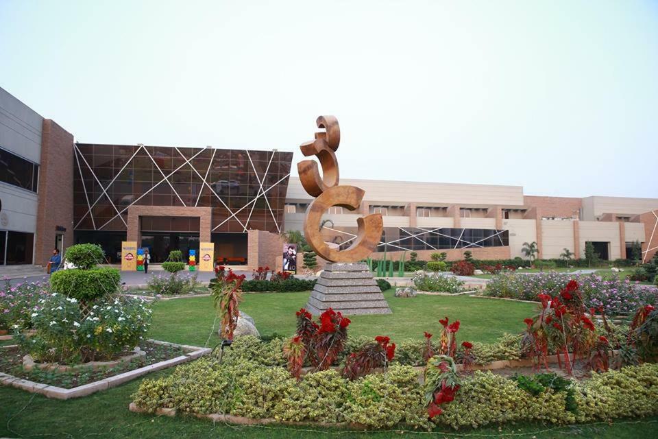 Circle Club Faisalabad Ξενοδοχείο Εξωτερικό φωτογραφία